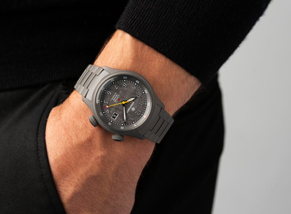 Đồng hồ Bremont Altitude MB Meteor Stealth Grey