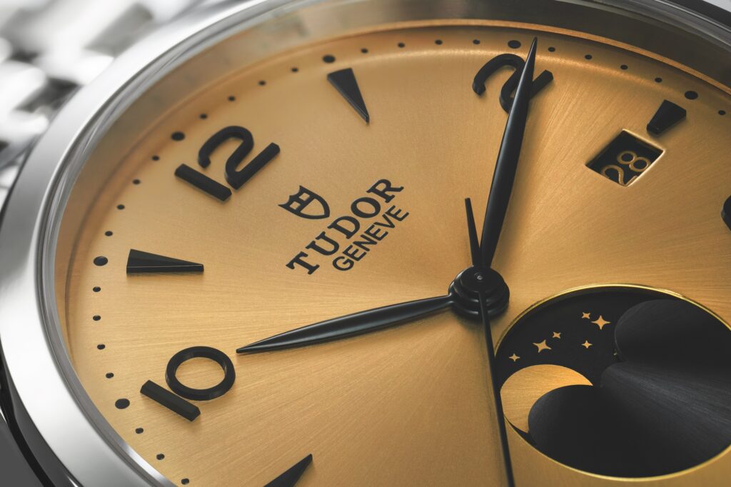 Kỳ Lân Luxury Dong ho Tudor 1926 Luna 3 Đồng hồ Tudor 1926 Luna