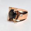 Kỳ Lân Luxury LOGO Nhẫn nam vàng hồng nguyên khối Au750 đính đá sapphire đen