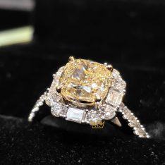 Nhẫn nữ vàng trắng nguyên khối Au750 đính viên chủ kim cương 7ly màu vàng