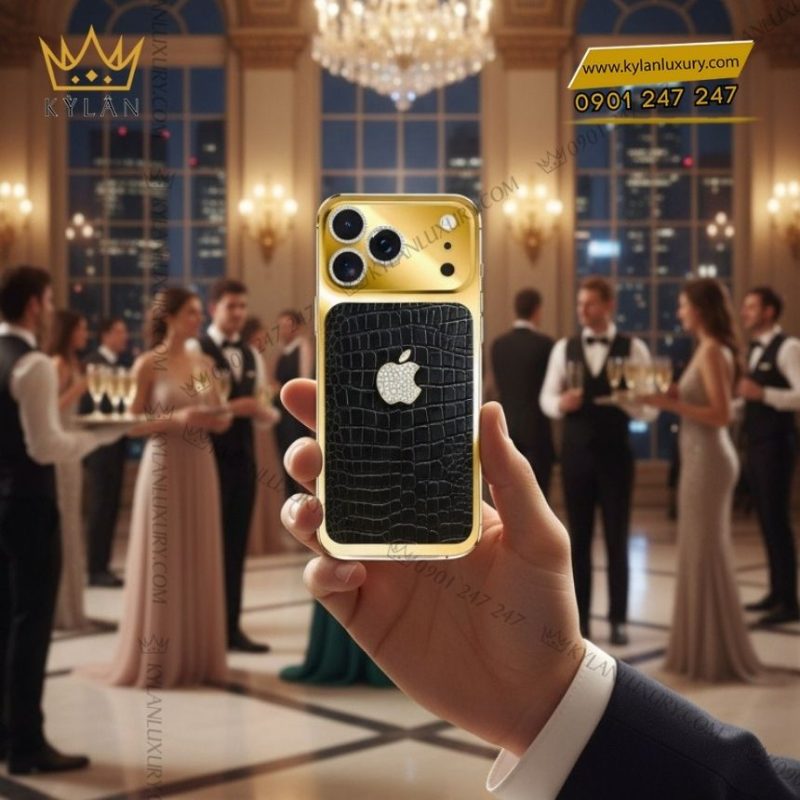Điện thoại iPhone 17 Pro Max vàng khối - da cá đính kim cương