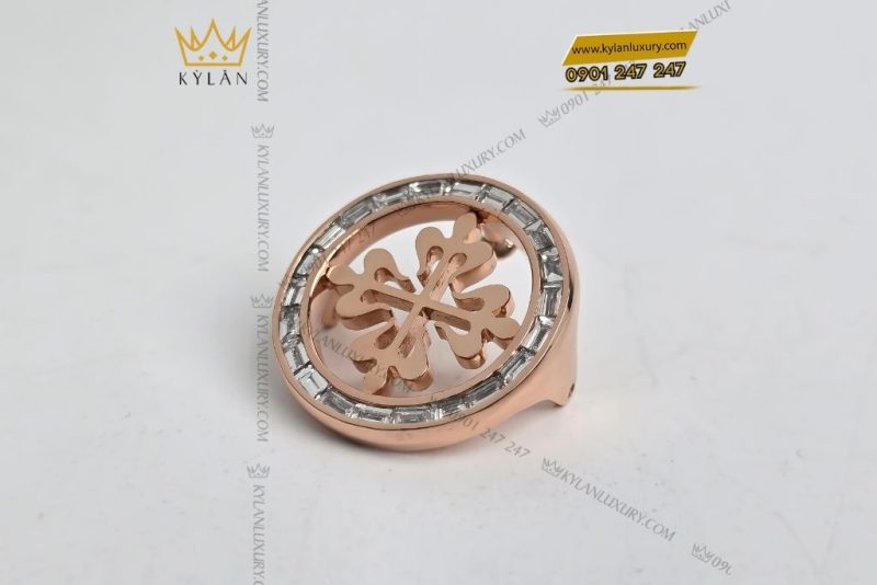 Khóa hoa thị Patek Philippe đính kim cương