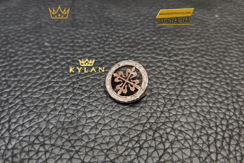 Khóa hoa thị Patek Philippe đính kim cương