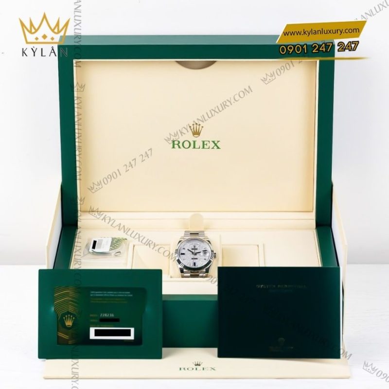 Đồng hồ Rolex Day-Date 40 mặt kim cương và sapphire 228236-0009