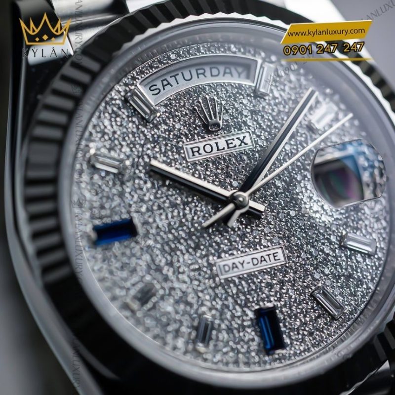 Đồng hồ Rolex Day-Date 40 mặt kim cương và sapphire 228236-0009