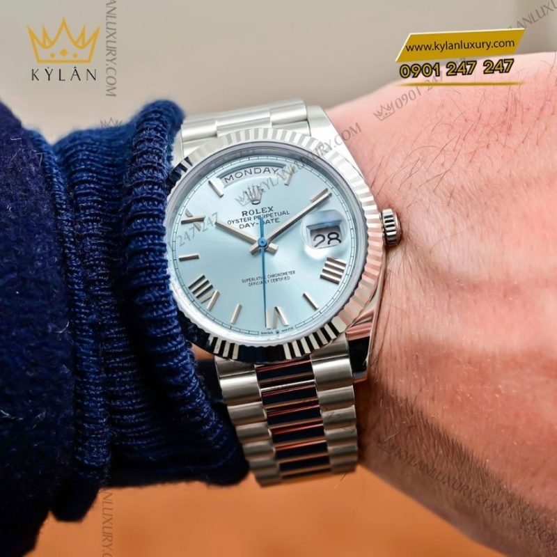 Đồng hồ Rolex Day-Date 40 mặt số xanh băng 228236-0012