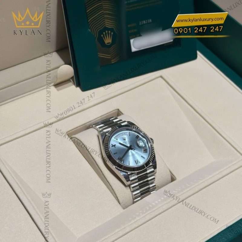 Đồng hồ Rolex Day-Date 40 mặt số xanh băng 228236-0012
