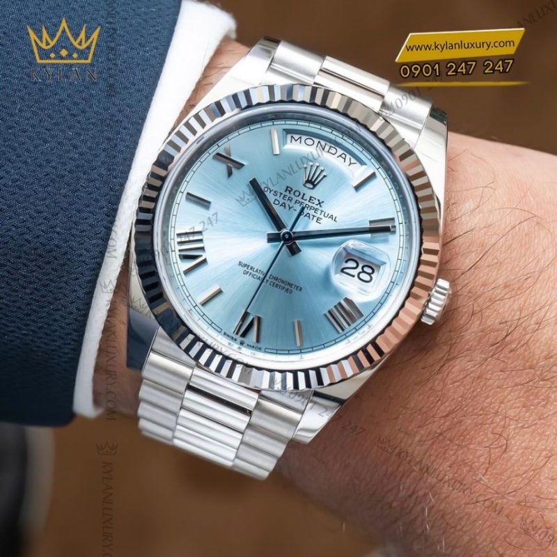 Đồng hồ Rolex Day-Date 40 mặt số xanh băng 228236-0012