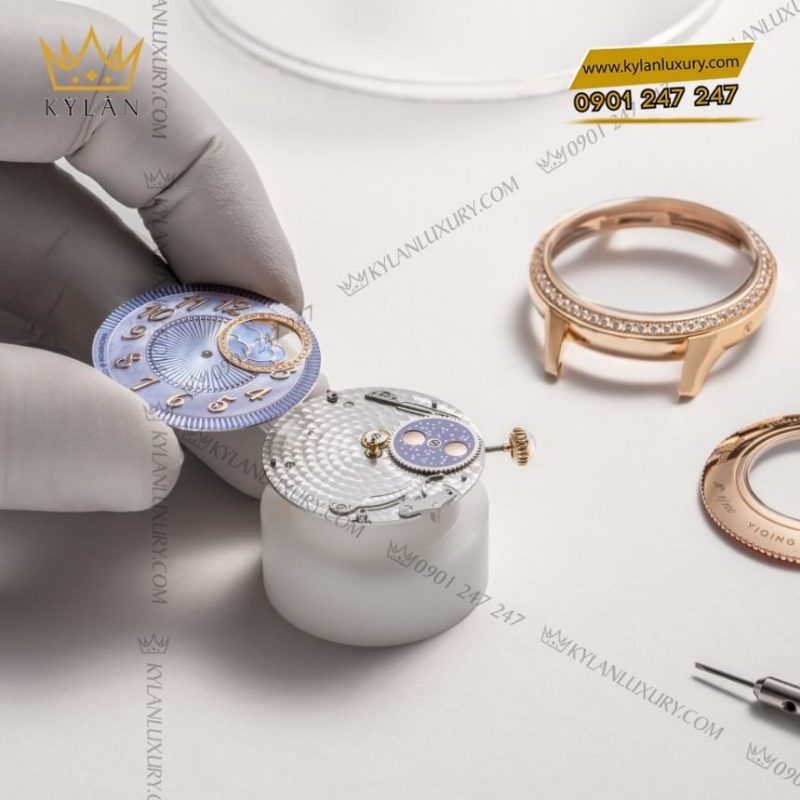 Đồng hồ Vacheron Constantin Égérie Moon Phase 37mm mặt số xà cừ 8005F/000R-H030