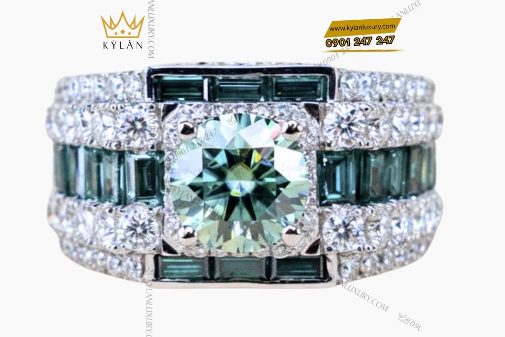 Nhẫn nam vàng trắng nguyên khối Au750 đính kim cương & đá xanh lục 2 Nhẫn nam vàng trắng nguyên khối Au750 đính kim cương & đá xanh lục