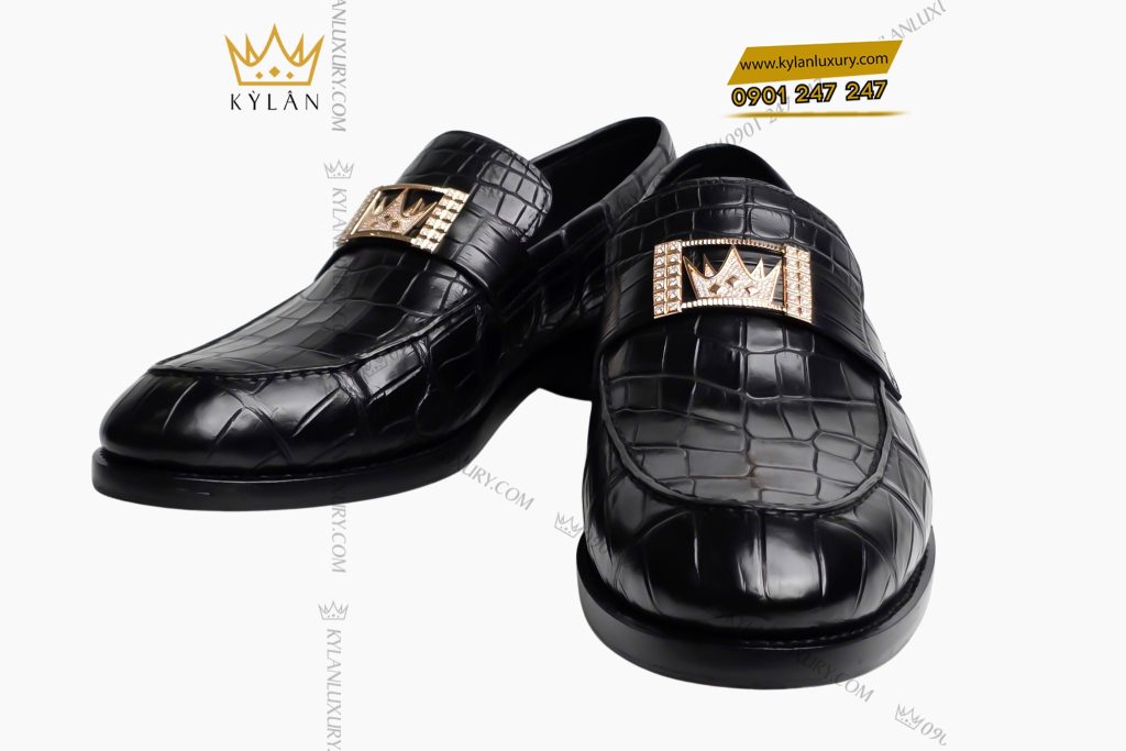 Giày nam da cá Alligator black đính logo vương miện vàng full kim cương 3 Giày nam da cá Alligator black đính logo vương miện vàng full kim cương