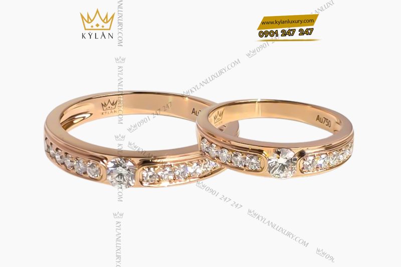 Cặp nhẫn đôi vàng hồng nguyên khối Au750 đính kim cương