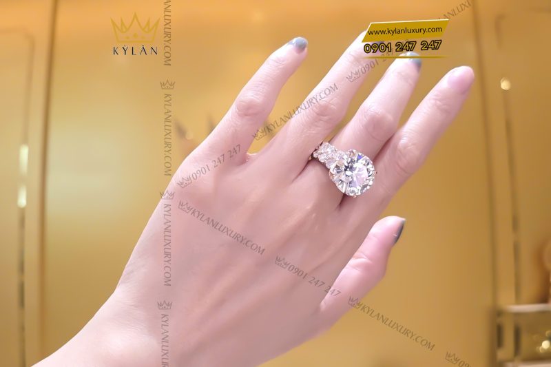 Nhẫn nữ vàng hồng nguyên khối Au750 đính viên kim cương chủ 15ly
