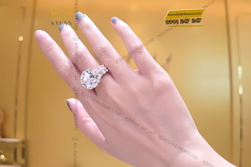 Nhẫn nữ vàng hồng nguyên khối Au750 đính viên kim cương chủ 15ly