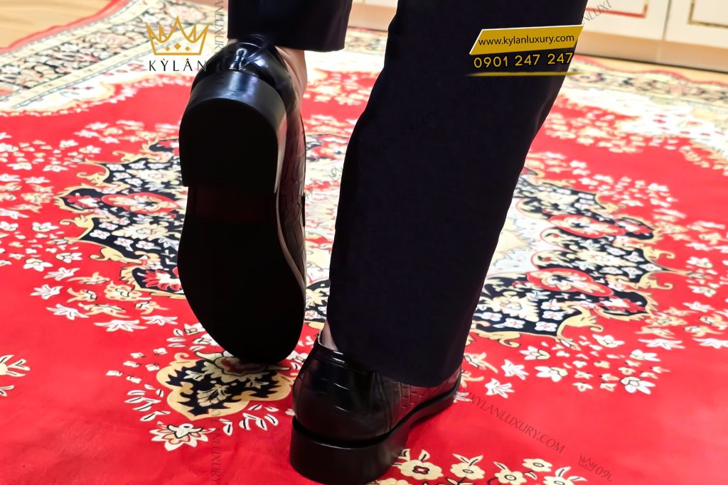 Giày nam da cá Alligator black đính logo vương miện vàng full kim cương 19 Kỳ Lân Luxury 12 15 Giày nam da cá Alligator black đính logo vương miện vàng full kim cương