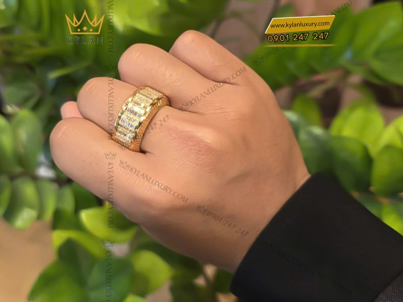 Nhẫn Rolex xoay vàng nguyên khối Au750 đính 5 hàng kim cương baguette