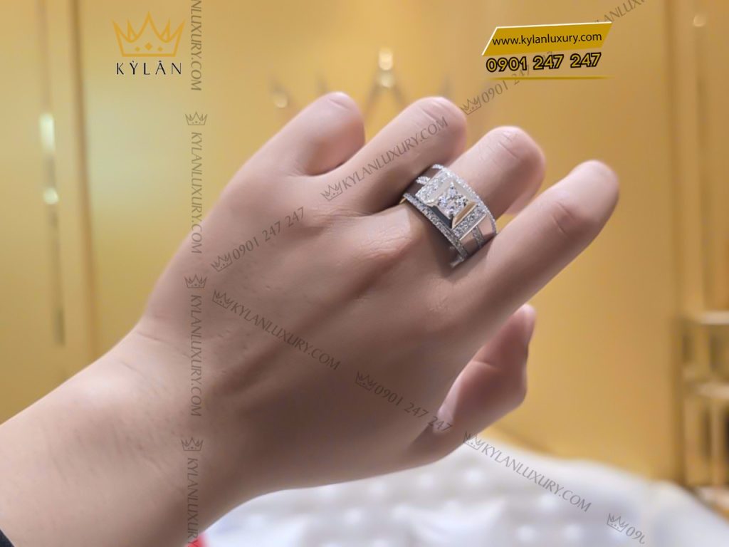 Nhẫn vàng trắng nguyên khối Au750 đính kim cương chủ 5ly4