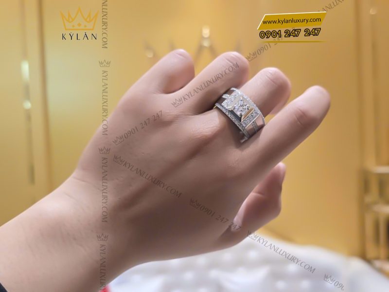 Nhẫn vàng trắng nguyên khối Au750 đính kim cương chủ 5ly4