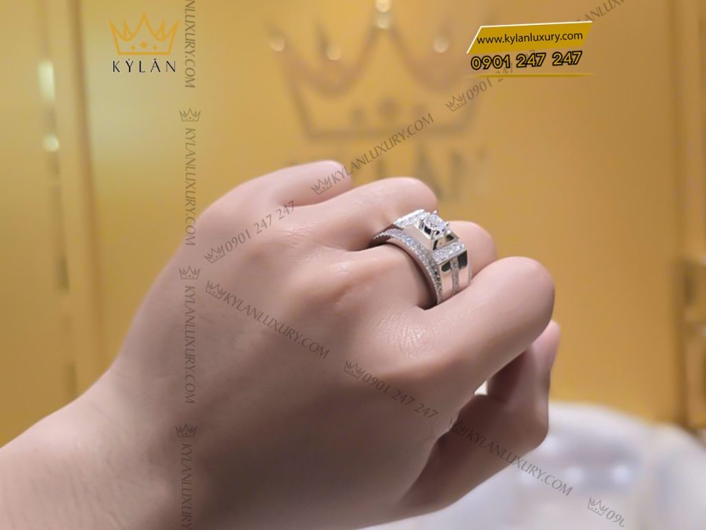 Kỳ Lân Luxury 13 3 Nhẫn vàng trắng nguyên khối Au750 đính kim cương chủ 5ly4