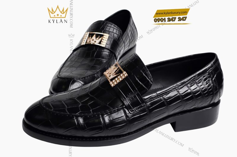 Giày nam da cá Alligator black đính logo vương miện vàng full kim cương