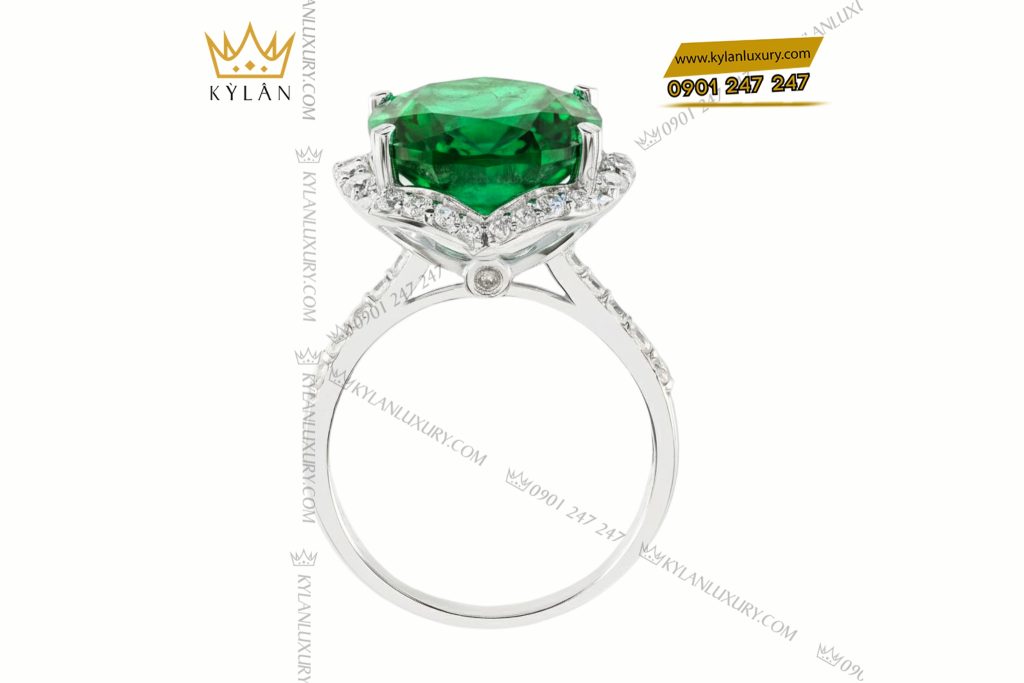 Nhẫn vàng trắng Au750 đính kim cương và đá ngọc lục bảo 4 Nhẫn vàng trắng Au750 đính kim cương và đá ngọc lục bảo