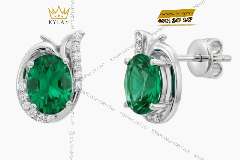 Bông tai vàng trắng Au750 đính kim cương và đá ngọc lục bảo
