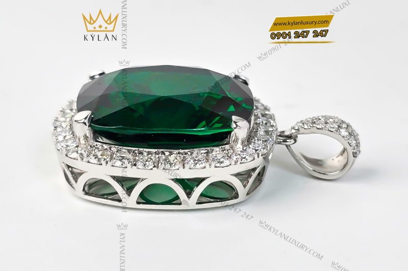 Mặt dây chuyền vàng trắng nguyên khối Au750 đính kim cương và đá ngọc lục