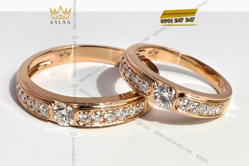 Cặp nhẫn đôi vàng hồng nguyên khối Au750 đính kim cương