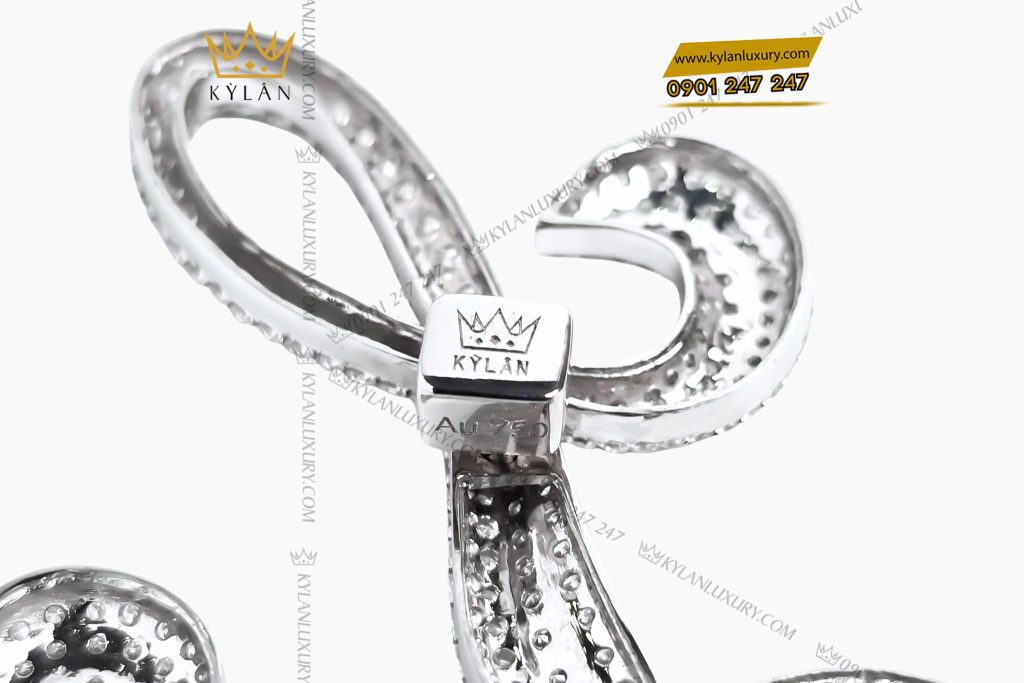 Logo cài áo chữ L vàng trắng nguyên khối Au750 đính kim cương 10 Kỳ Lân Luxury 4 97 Logo cài áo chữ L vàng trắng nguyên khối Au750 đính kim cương