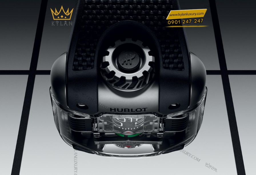 Thân vỏ Titanium và kính sapphire của Hublot MP-10 thể hiện triết lý Art of Fusion giữa công nghệ và nghệ thuật