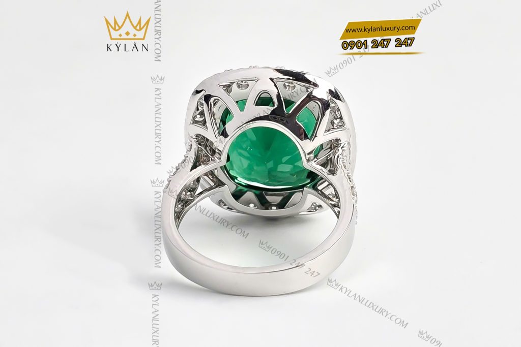 Kỳ Lân Luxury 5 22 Nhẫn vàng trắng nguyên khối Au750 đính kim cương và đá ngọc lục bảo