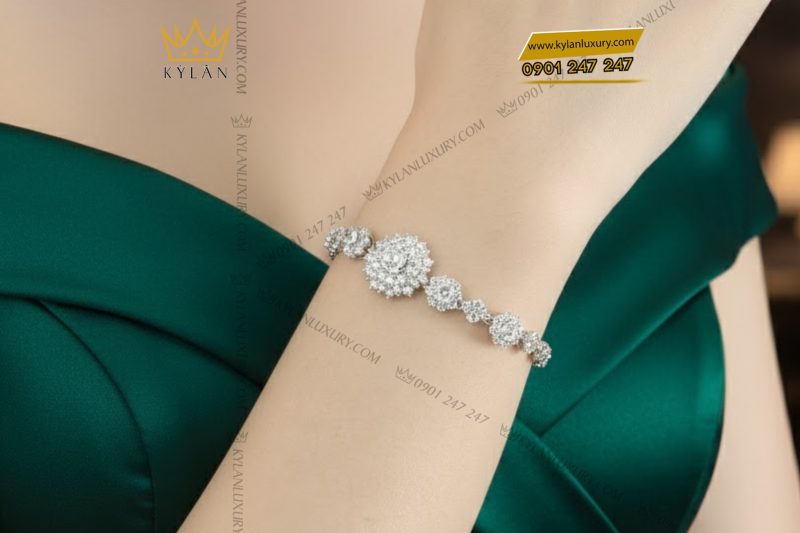 Lắc tay kim cương vàng trắng nguyên khối Au750