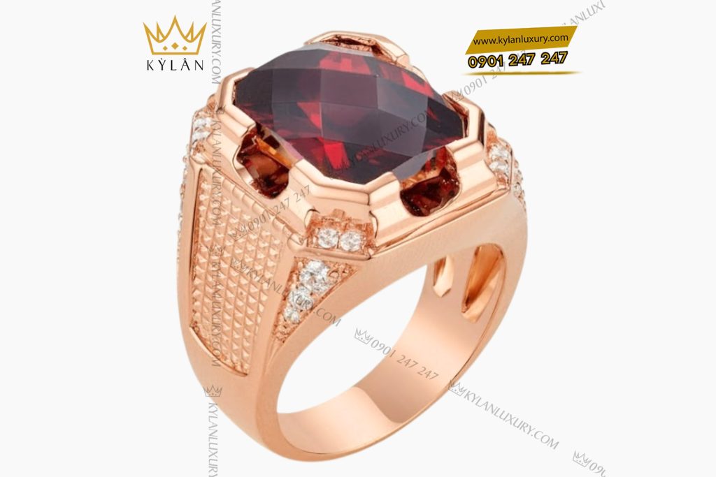 Nhẫn nam vàng hồng nguyên khối Au750 đính đá sapphire đỏ 10 Kỳ Lân Luxury 5 95 Nhẫn nam vàng hồng nguyên khối Au750 đính đá sapphire đỏ