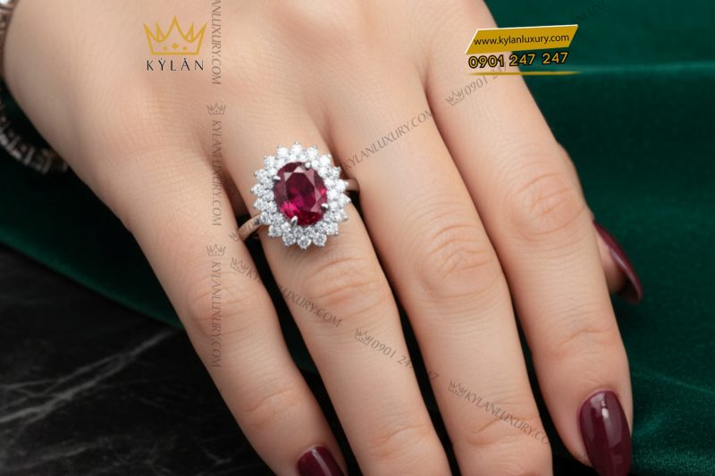 Nhẫn nữ vàng trắng nguyên khối Au750 đính kim cương và đá ruby