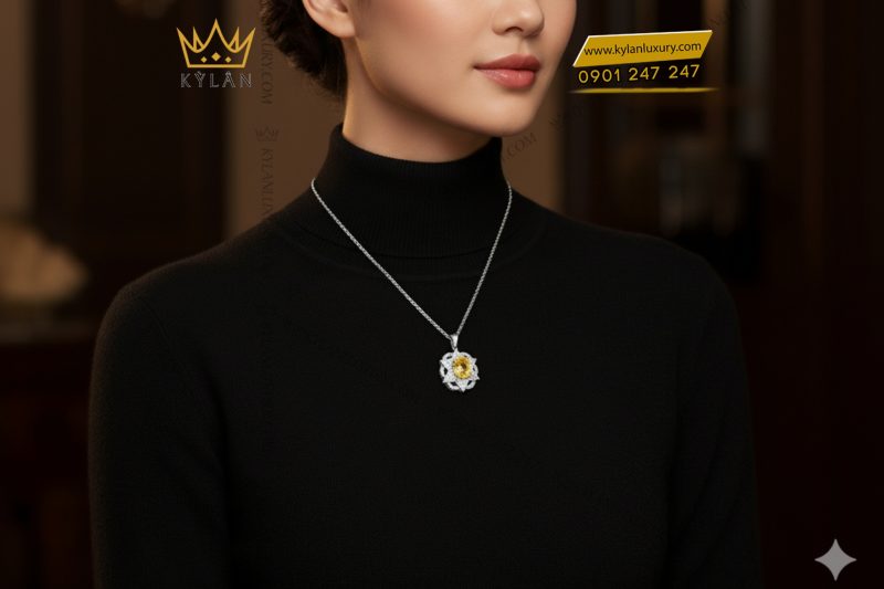 Mặt dây chuyền vàng trắng nguyên khối Au750 đính kim cương và đá Sapphire vàng