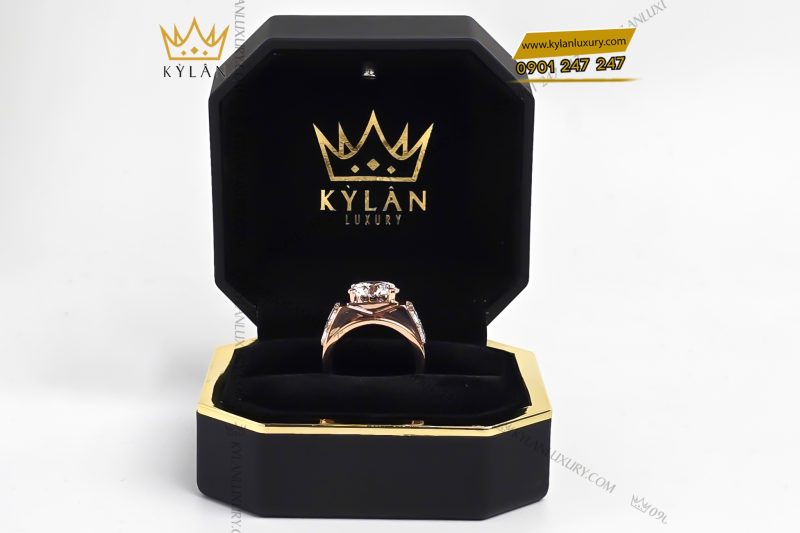 Nhẫn nam vàng hồng nguyên khối Au750 đính viên chủ 11ly3