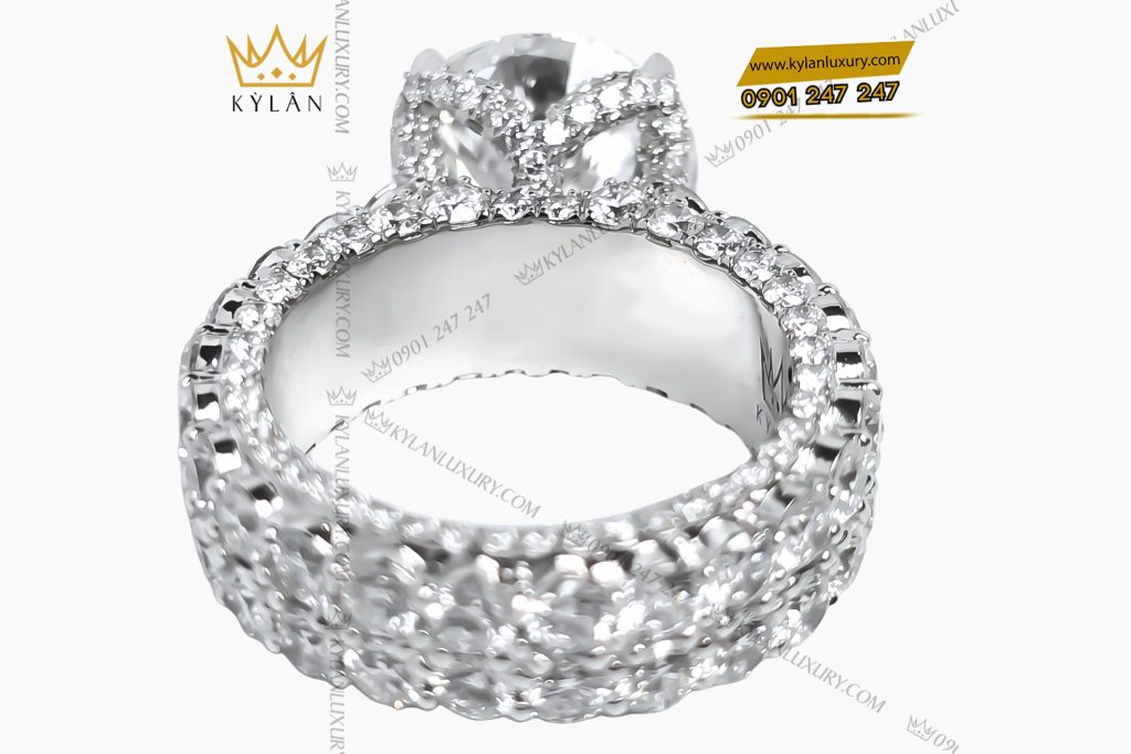 Kỳ Lân Luxury 6 77 Nhẫn nữ vàng trắng nguyên khối Au750 đính viên kim cương chủ 10ly4