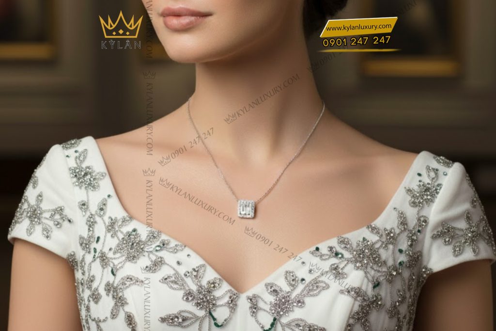 Dây chuyền vàng trắng nguyên khối Au750 đính kim cương baguette