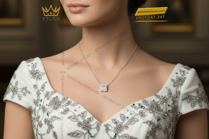 Dây chuyền vàng trắng Au750 đính kim cương baguette