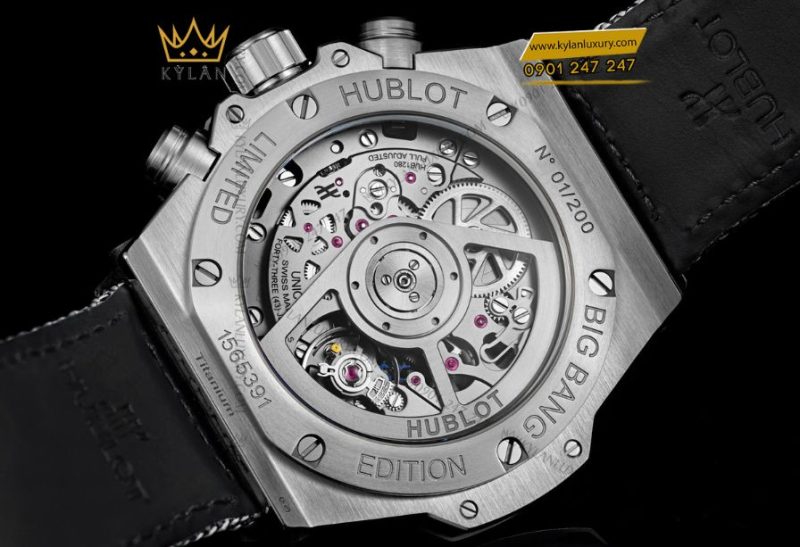 Bộ máy HUB1280 UNICO – chronograph flyback tự động với 72 giờ dự trữ năng lượng trong Hublot Big Bang Unico Essential Grey 42mm.