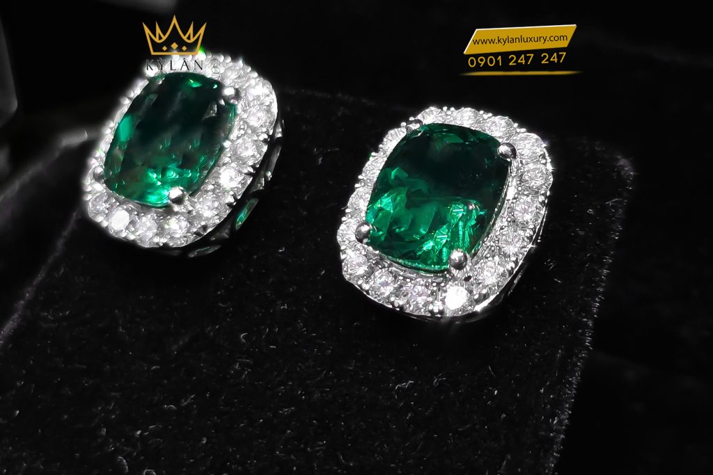 Kỳ Lân Luxury 8 13 Bông tai vàng trắng nguyên khối Au750 đính kim cương và đá ngọc lục bảo