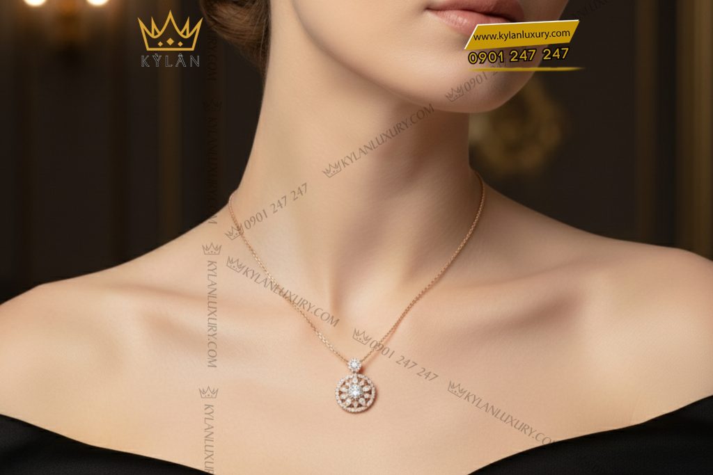 Mặt dây chuyền vàng hồng nguyên khối Au750 đính kim cương 