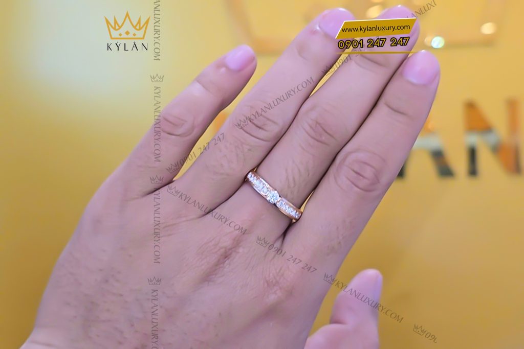 Cặp nhẫn đôi vàng hồng nguyên khối Au750 đính kim cương