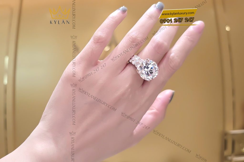 Nhẫn nữ vàng trắng nguyên khối Au750 đính viên kim cương chủ 10ly4