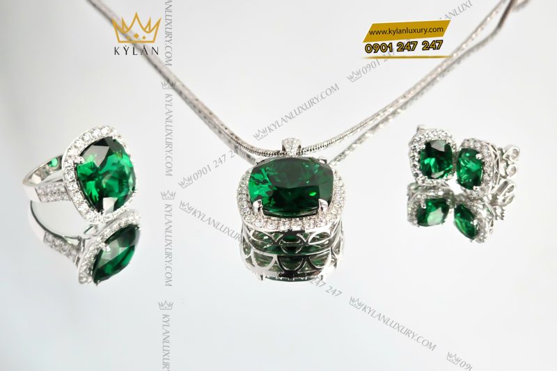 Bông tai vàng trắng nguyên khối Au750 đính kim cương và đá ngọc lục bảo