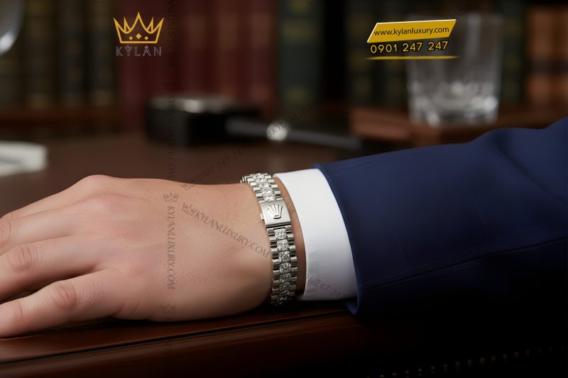 Lắc tay Rolex vàng trắng Au750 đính 4 hàng kim cương