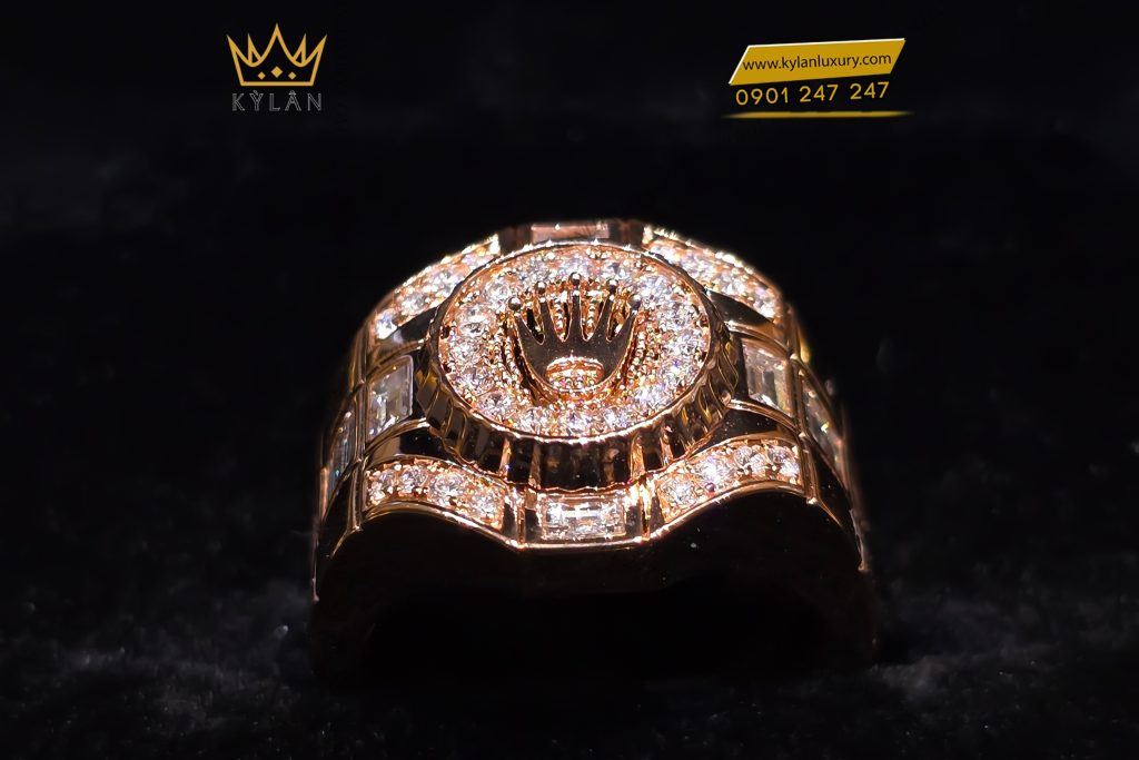 Nhẫn Rolex vàng hồng Au750 đính kim cương 12 Kỳ Lân Luxury Nhan Rolex vang hong Au750 dinh kim cuong 5 Nhẫn Rolex vàng hồng Au750 đính kim cương