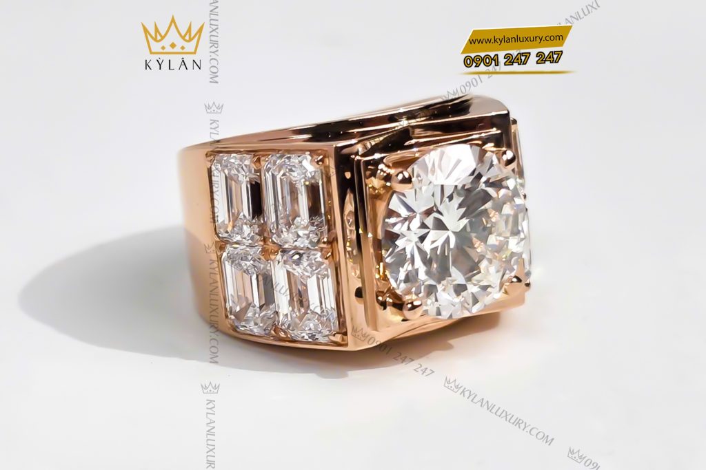Nhẫn nam vàng hồng Au750 đính viên chủ 11ly3 10 Kỳ Lân Luxury Nhan nam vang hong Au750 dinh vien chu 11ly3 4 Nhẫn nam vàng hồng Au750 đính viên chủ 11ly3