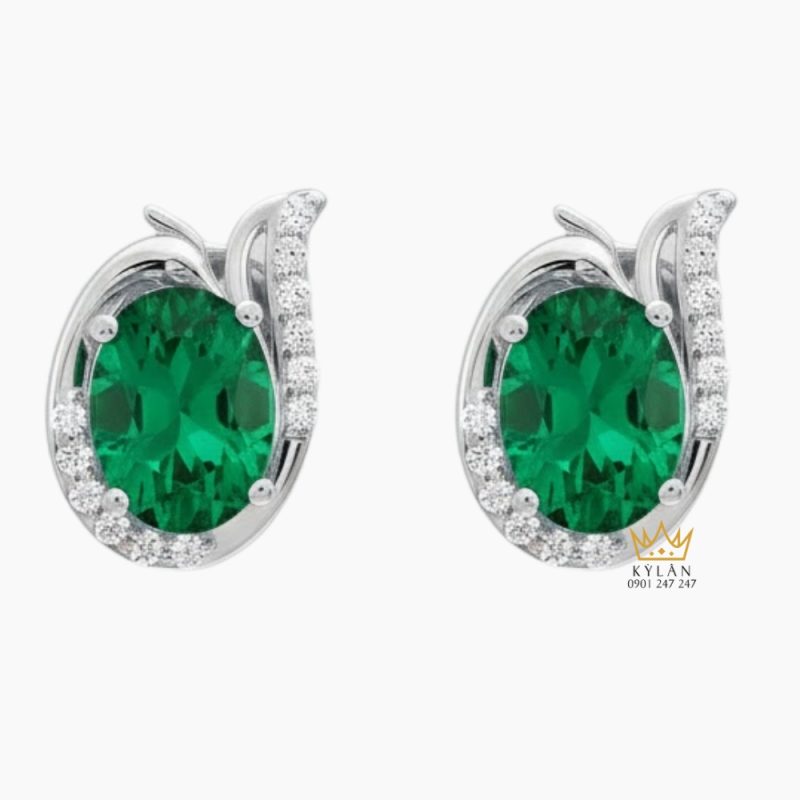 Bông tai vàng trắng Au750 đính kim cương và đá ngọc lục bảo