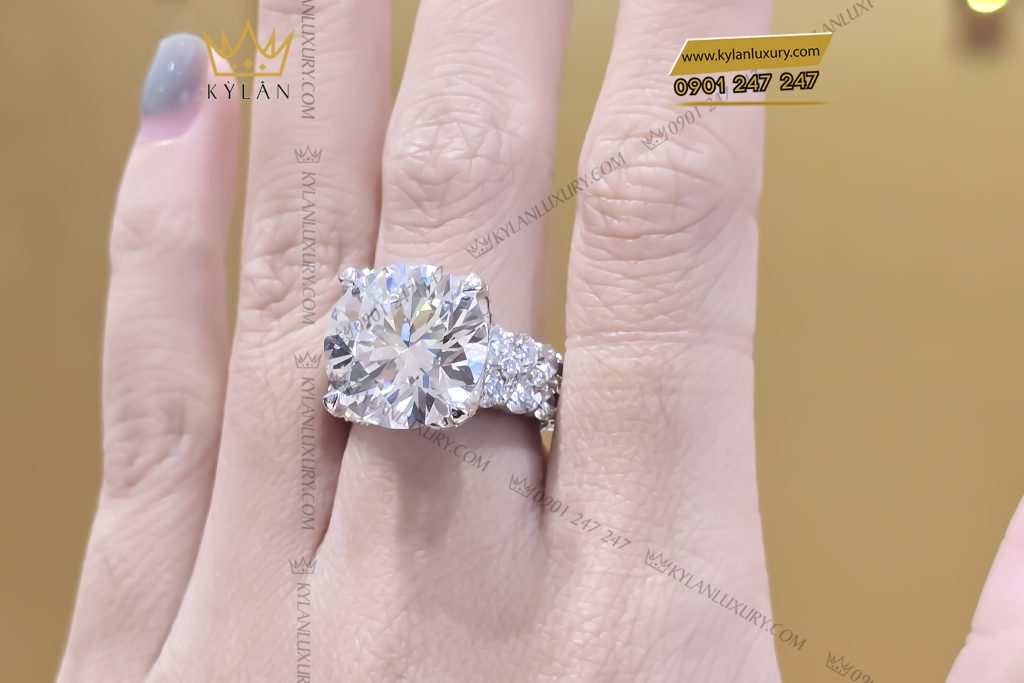 Nhẫn nữ vàng trắng nguyên khối Au750 đính viên kim cương chủ 15ly